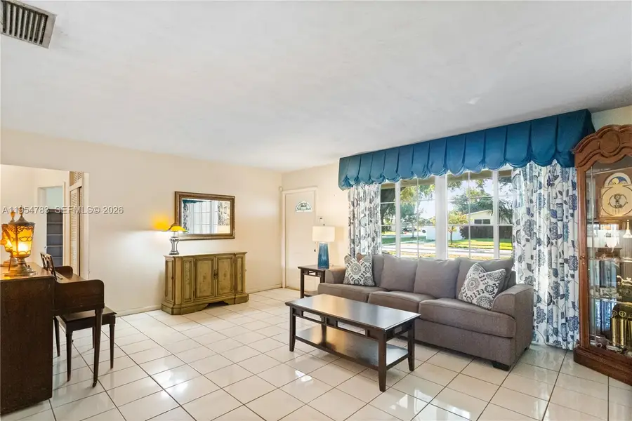 2201 NW 87th Ave, Pembroke Pines, FL 33024 - Image #3