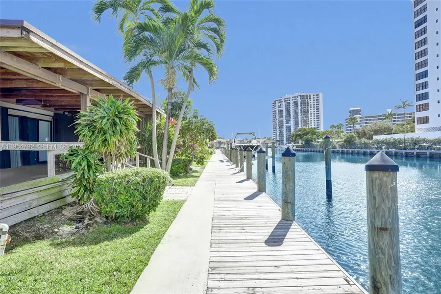 2619 S Parkview Dr, Hallandale Beach, FL 33009 - #3