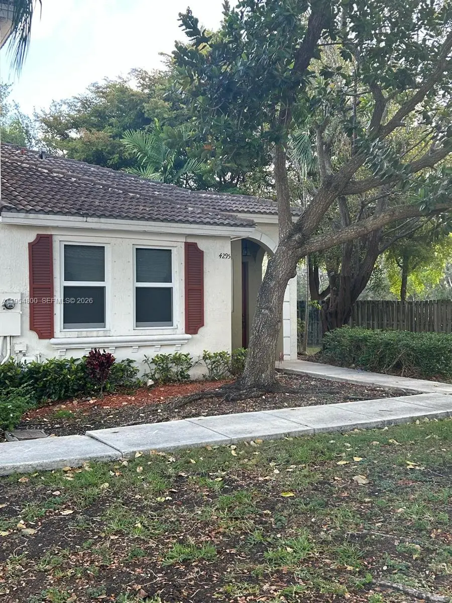 4295 NE 10th Ct, Homestead, FL 33033 - Image #1