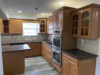 240 N 70th Way, Hollywood, FL 33024 - Image #1