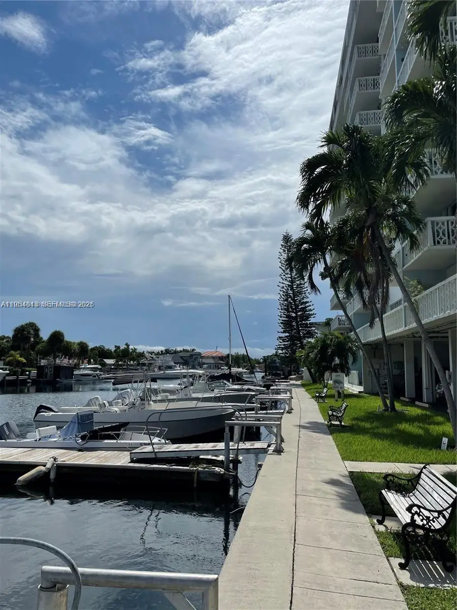 13155 Ixora Ct #901, North Miami, FL 33181 - Image #3