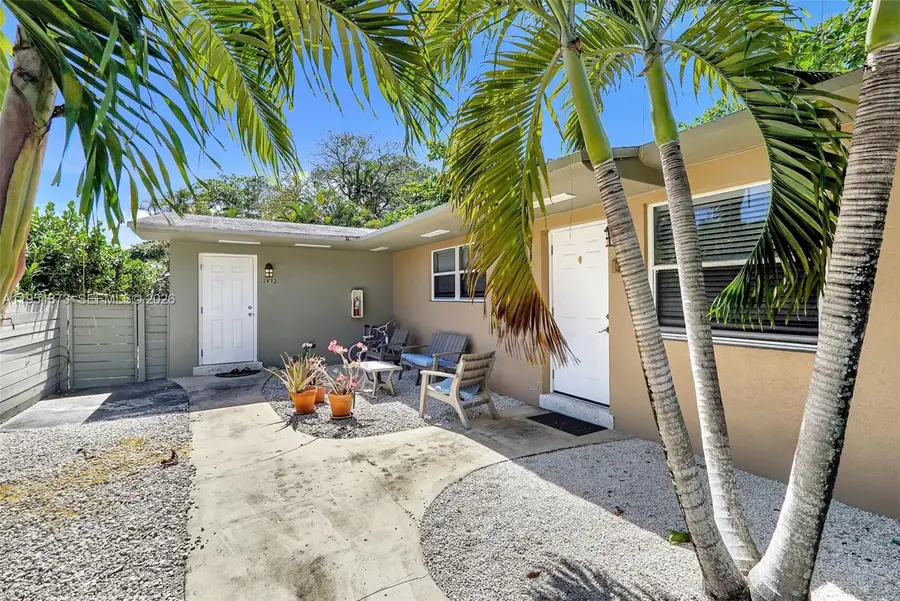 2470-2472 NE 182nd Ter, North Miami Beach, FL 33160 - Image #2