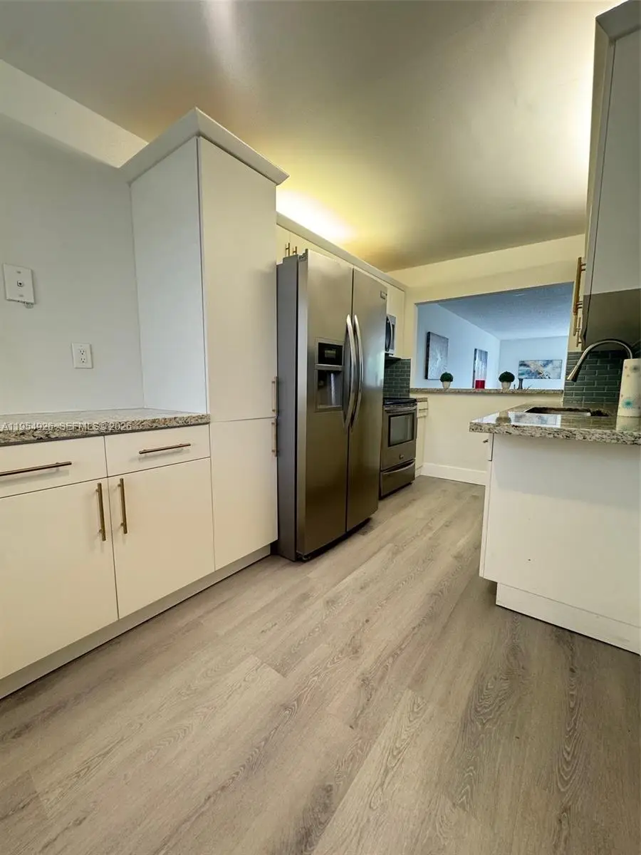 163 Lakeview Dr #204, Weston, FL 33326 - Image #2