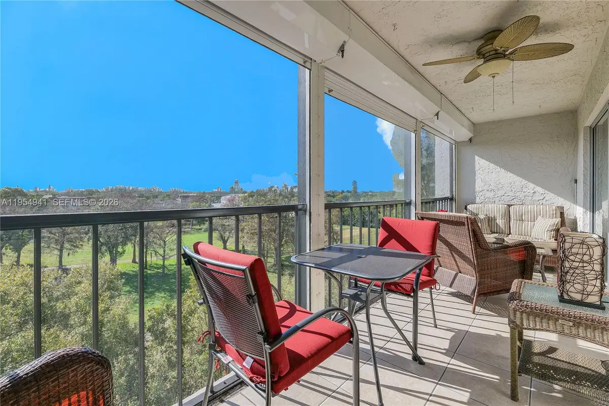 5860 NW 44th St #711, Lauderhill, FL 33319 - Image #1