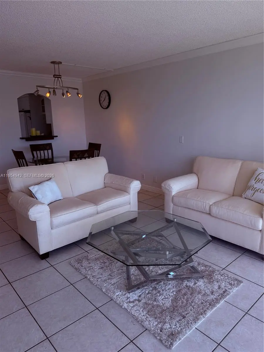 3475 N Country Club Dr #409, Aventura, FL 33180 - Image #3