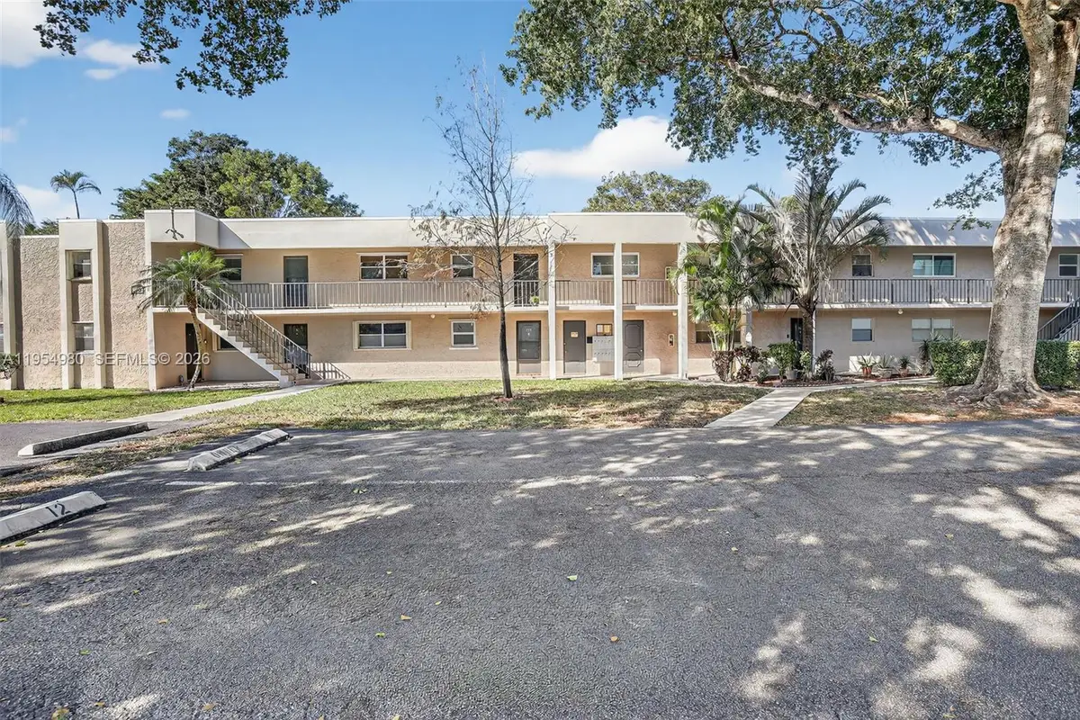 8523 Old Country Mnr #520, Davie, FL 33328 - Image #1