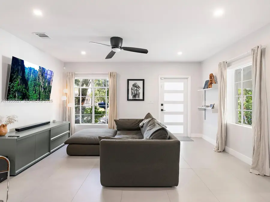 1009 NW 11th Ct, Miami, FL 33136 - Image #3