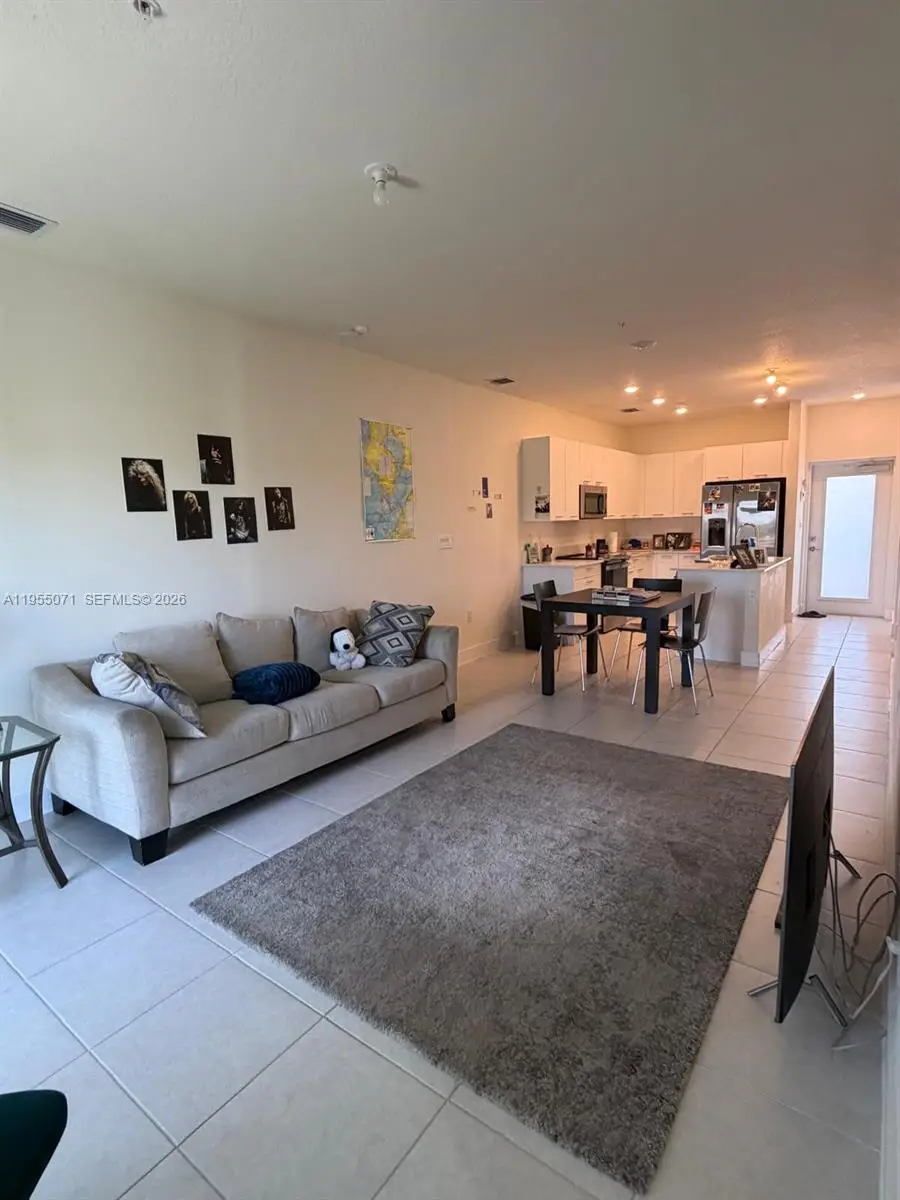 8001 NW 41st St #F-310, Doral, FL 33166 - #2
