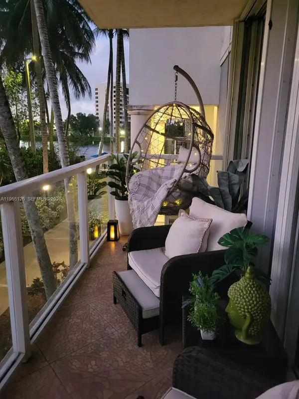 5099 NW 7 St #205, Miami, FL 33126