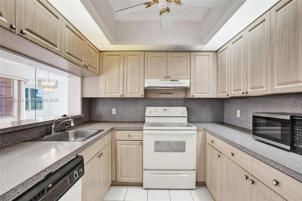 900 SW 128th Ave #103D, Pembroke Pines, FL 33027 - Image #1