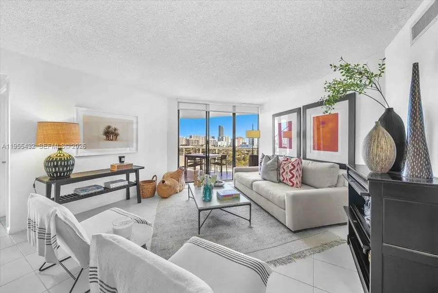 3610 Yacht Club Dr #1001, Aventura, FL 33180 - Image #2