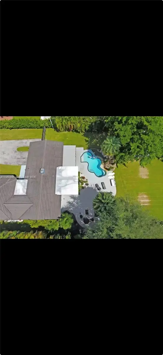 241 SW 129th Ave, Miami, FL 33184 - Image #2