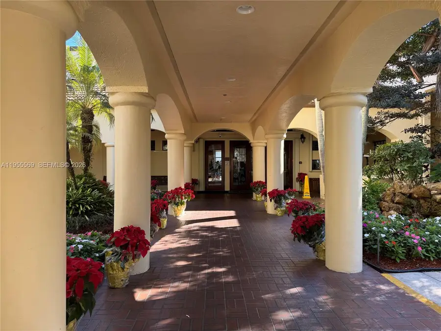 9495 Evergreen Pl #102, Davie, FL 33324 - Image #2