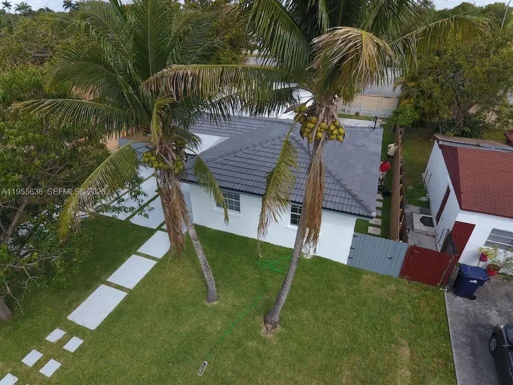 2375 NE 185th St, Miami, FL 33180 - Image #1
