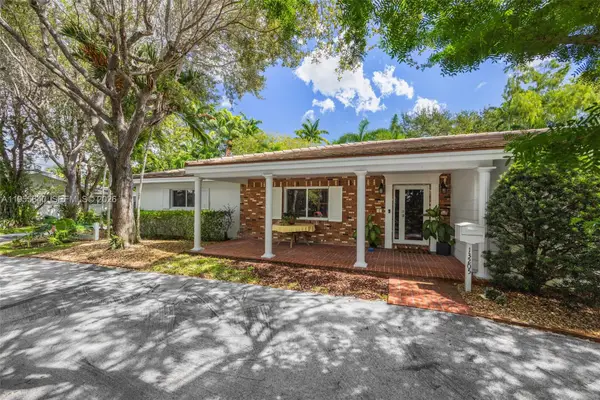 13205 SW 71st Ave, Pinecrest, FL 33156