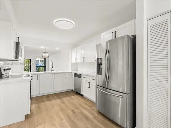 7547 Fairfax Dr #210, Tamarac, FL 33321