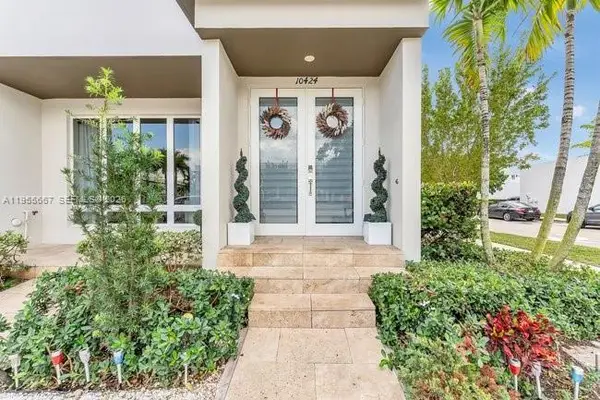 10424 NW 66th St, Doral, FL 33178