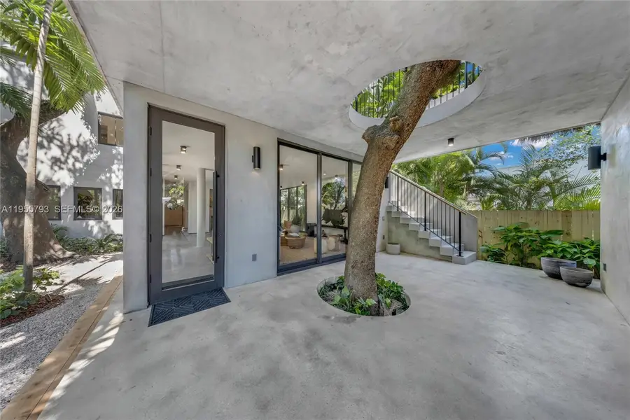 1000 NW 9th Ct, Miami, FL 33136 - Image #2