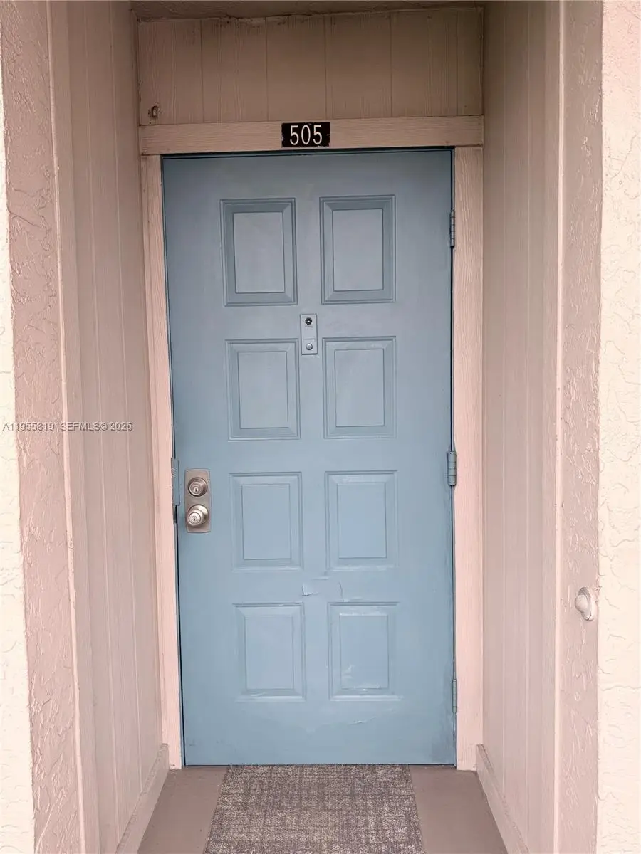 901 Colony Point Cir #505, Pembroke Pines, FL 33026 - Image #3