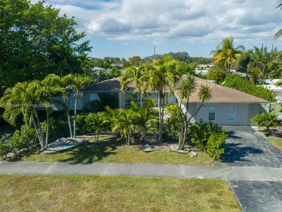 416 N Rainbow Dr, Hollywood, FL 33021 - #3
