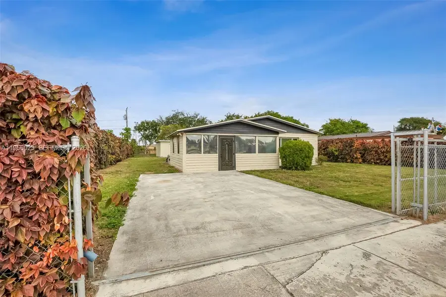 746 NW 3rd St, Florida City, FL 33034 - Image #2