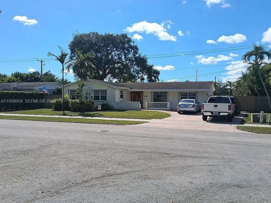 10330 SW 103rd Ct, Miami, FL 33176 - Image #2