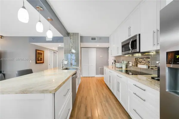 3850 Washington St #702, Hollywood, FL 33021