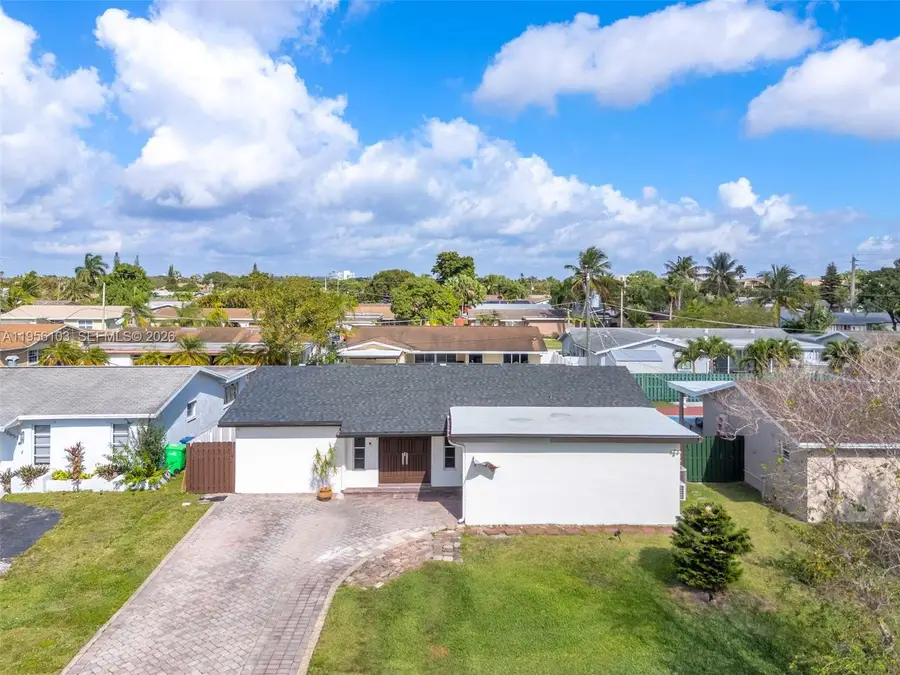 10631 NW 28th St, Sunrise, FL 33322 - Image #2