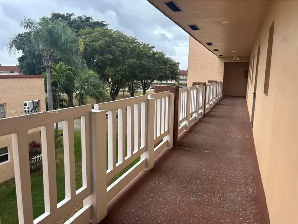 9041 Sunrise Lakes Blvd #311, Sunrise, FL 33322