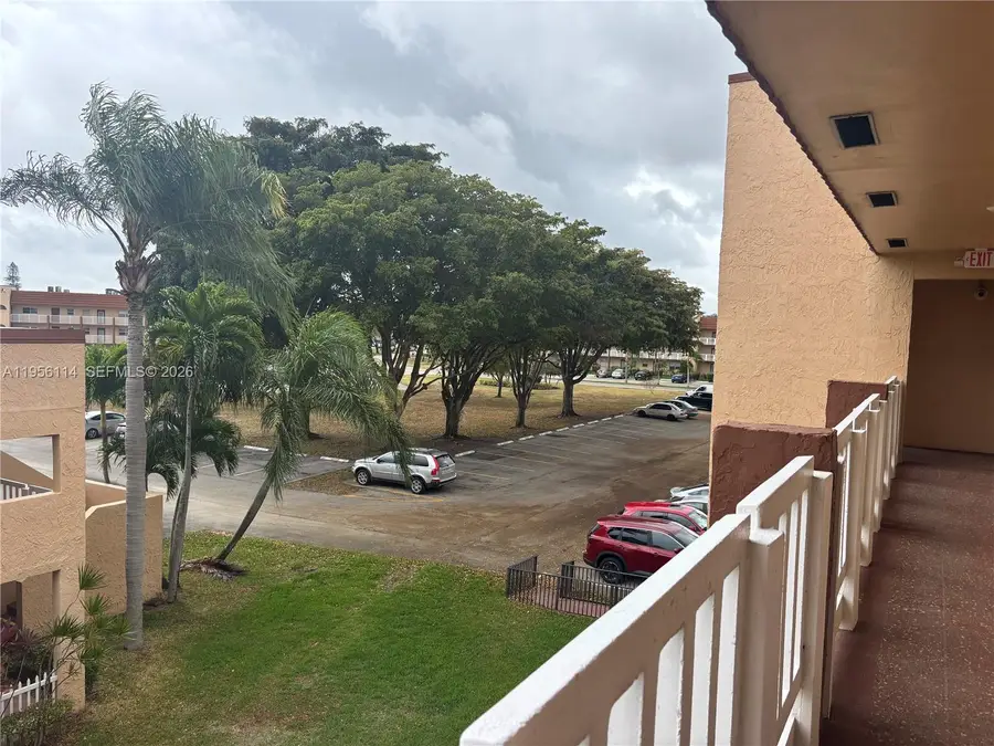 9041 Sunrise Lakes Blvd #311, Sunrise, FL 33322 - Image #2