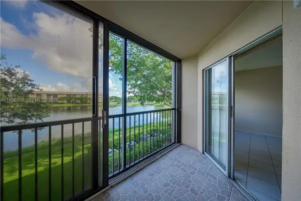 13701 SW 12th St #212A, Pembroke Pines, FL 33027