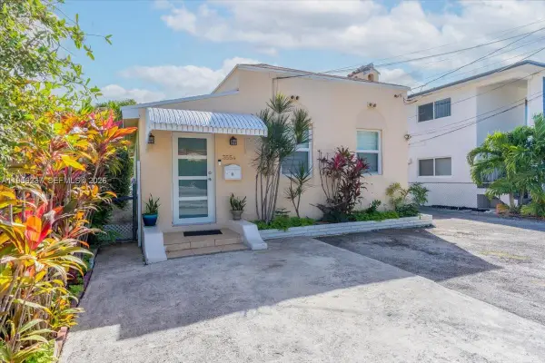 3554 SW 26th St, Miami, FL 33133