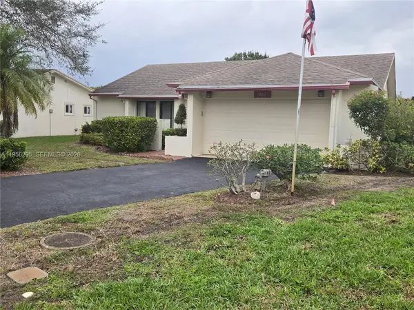 10301 Greenbriar Ct, Boca Raton, FL 33498