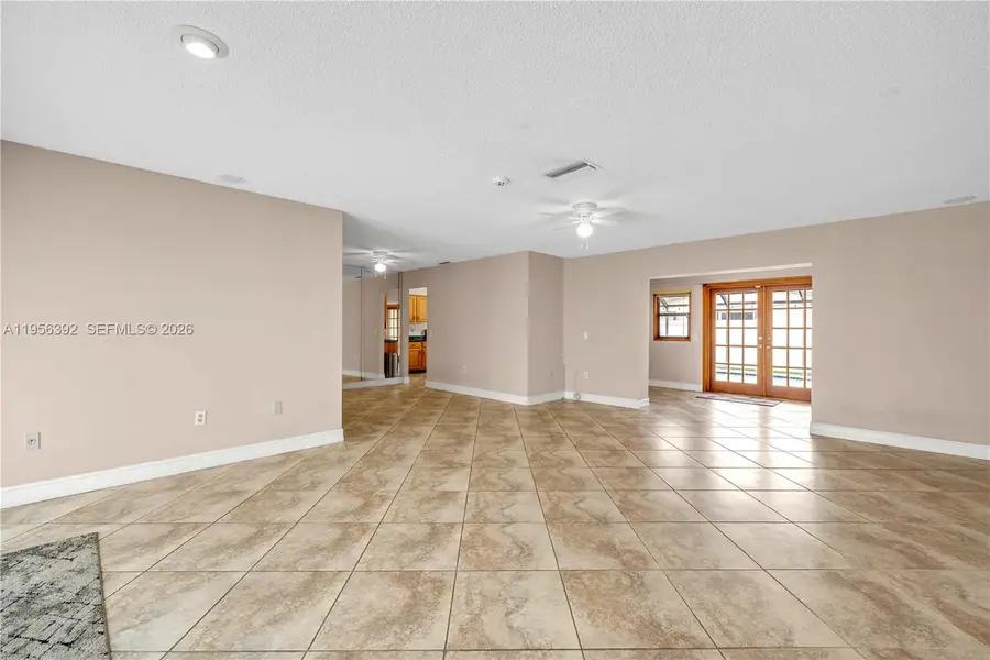 1102 NW 89th Ter, Pembroke Pines, FL 33024 - Image #2