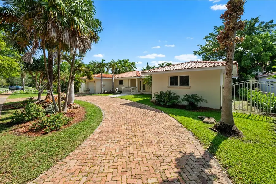 5211 Granada Blvd, Coral Gables, FL 33146 - Image #2
