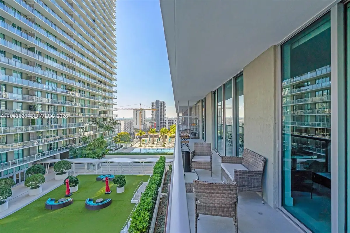 1111 SW 1st Ave #1422-N, Miami, FL 33130 - Image #1