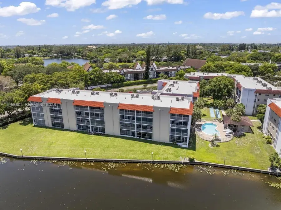 3774 Inverrary Blvd #101P, Lauderhill, FL 33319 - Image #2