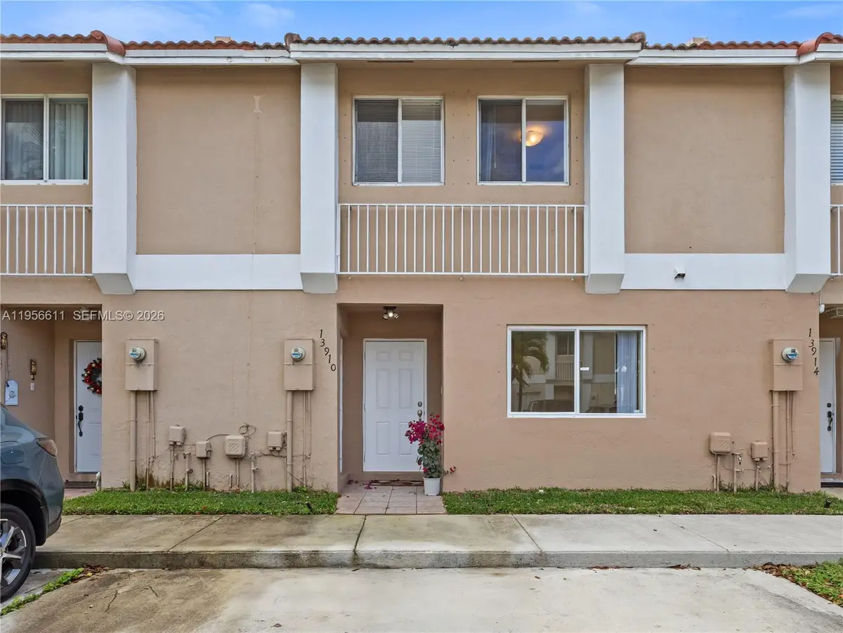 13910 SW 177th Ter, Miami, FL 33177 - Image #1