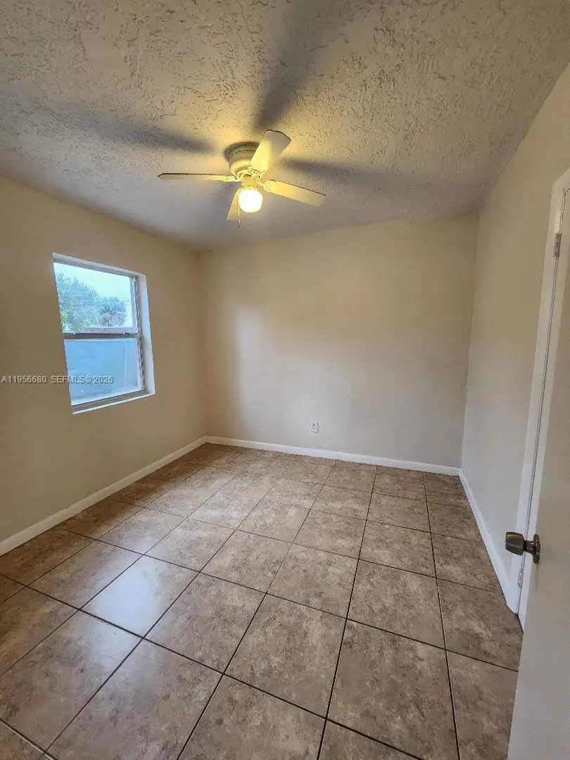 2425 NW 8th Pl, Fort Lauderdale, FL 33311 - Image #3