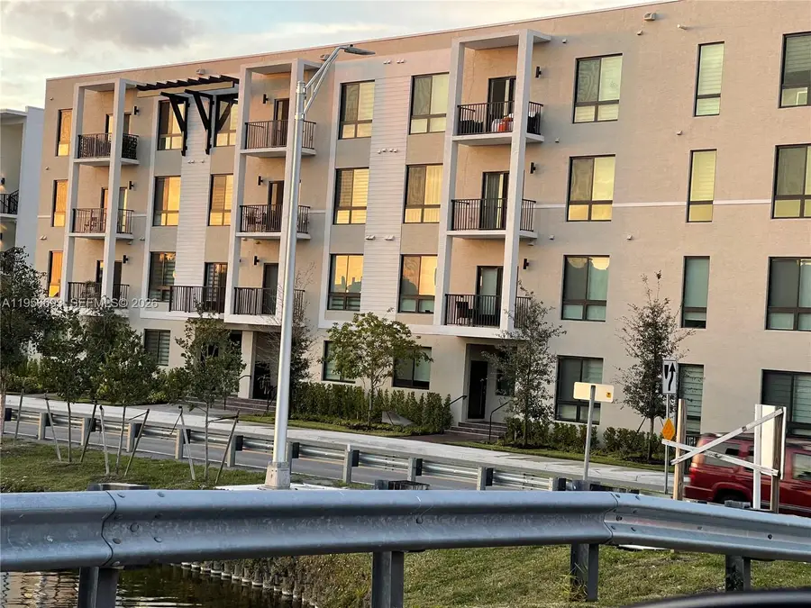 8265 NW 41 St #402, Doral, FL 33166 - Image #3