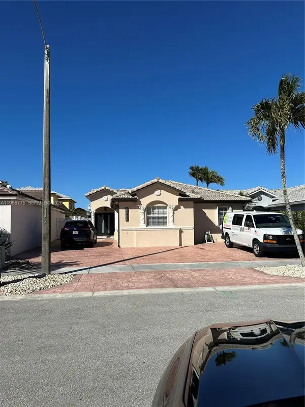 15421 SW 95th Ln, Miami, FL 33196