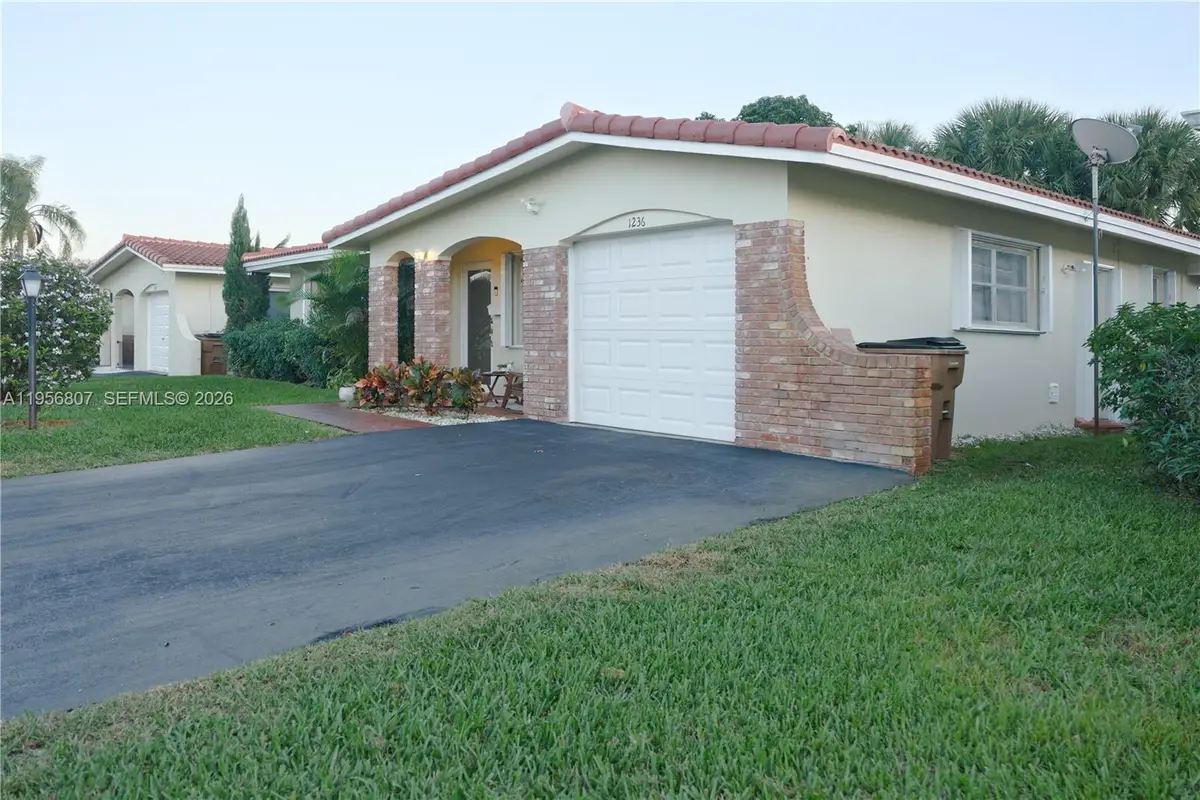 1236 NW 43rd St, Deerfield Beach, FL 33064 - Image #1