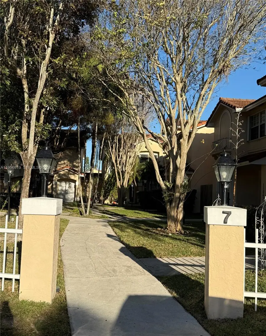 11039 SW 152nd Ct, Miami, FL 33196 - Image #2