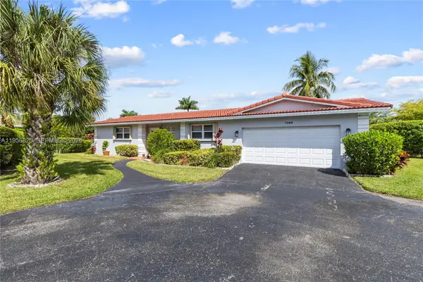 7185 E Tropical Way, Plantation, FL 33317