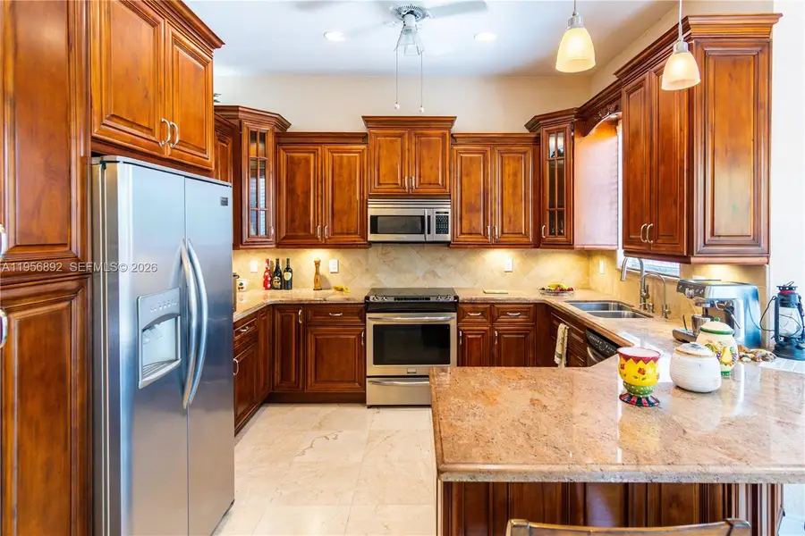 10564 NW 57th St, Doral, FL 33178 - Image #2