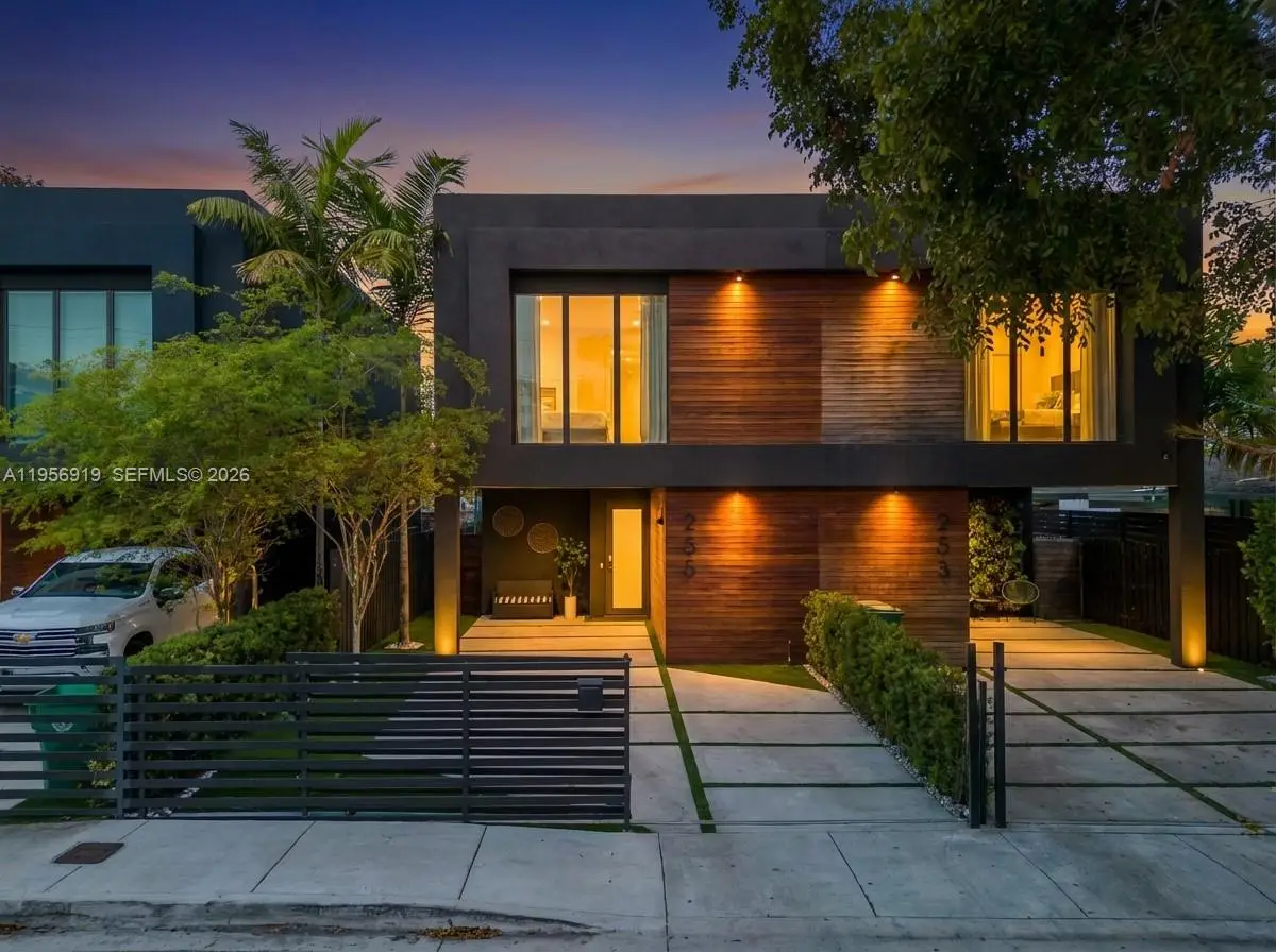 255 NW 39th St, Miami, FL 33127 - Image #1