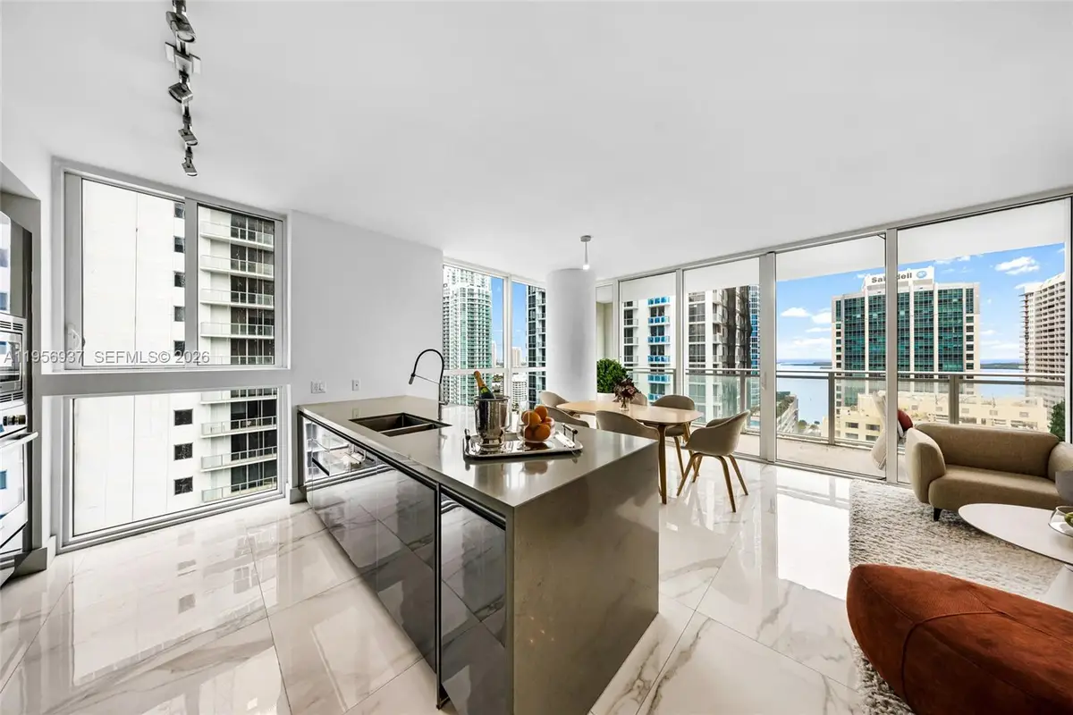 1080 Brickell Ave #2708, Miami, FL 33131 - Image #1