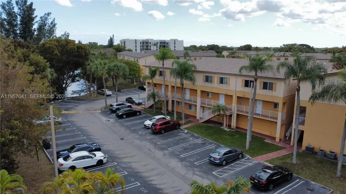 6205 Kendale Lakes Cir #289, Miami, FL 33183 - Image #1