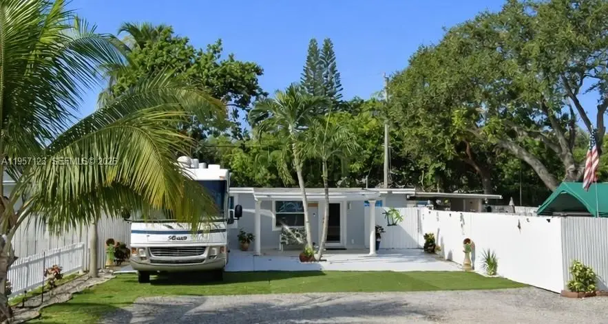 1120 N 61st Ave, Hollywood, FL 33024 - Image #1