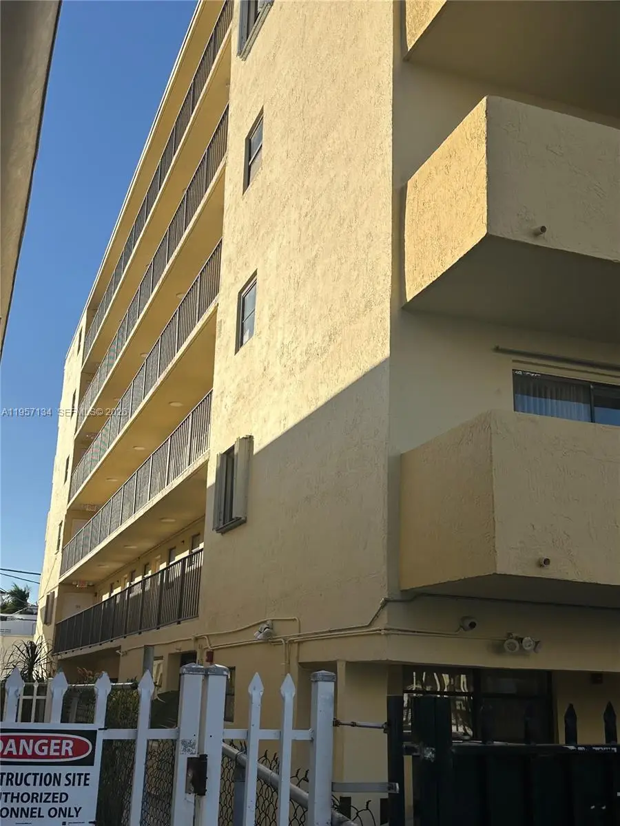 1334 Collins Ave #204, Miami Beach, FL 33139 - #2